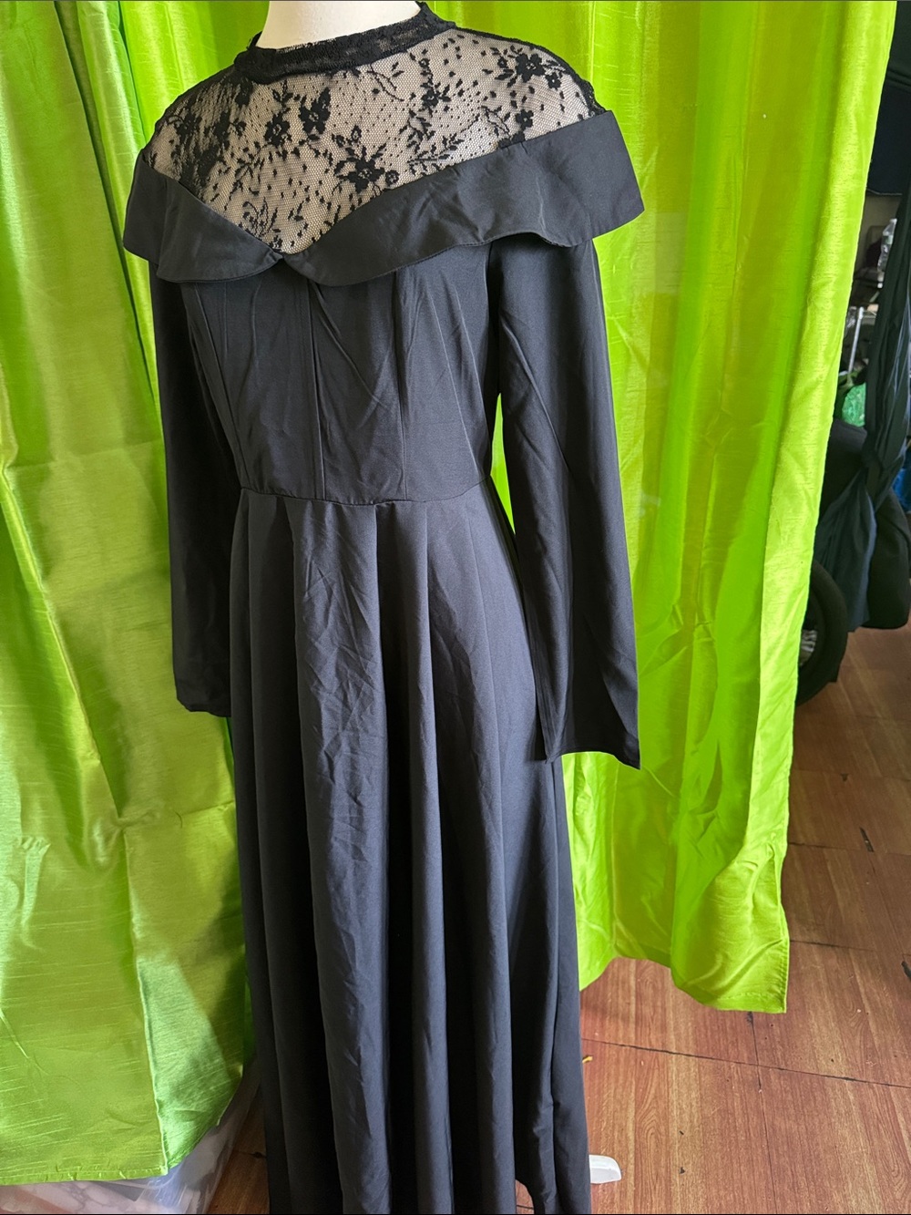 Black Lace Yoke Long Sleeve Maxi Dress